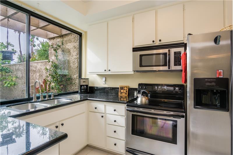 Stainless appliances Included