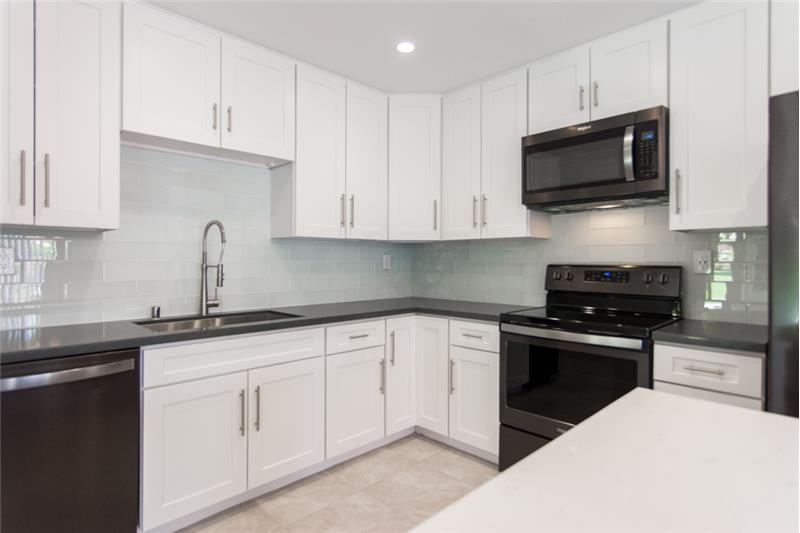 Quartz Counter Glass time Back Splash