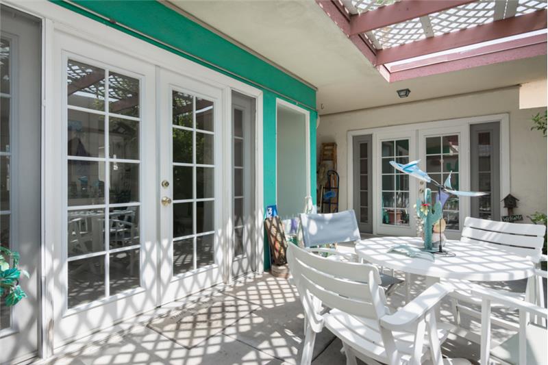 Huge Enclosed atrium off Master