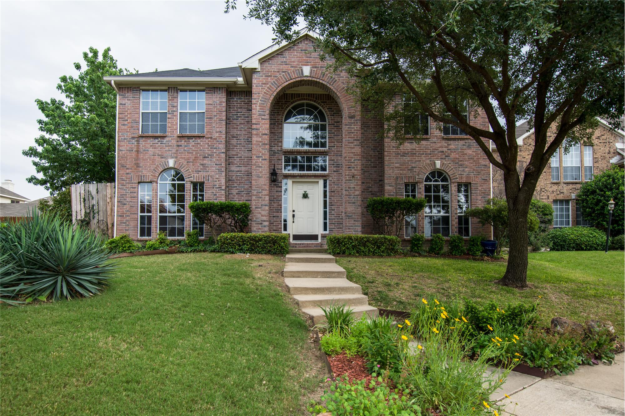 1020 Summit Way, Lewisville, TX