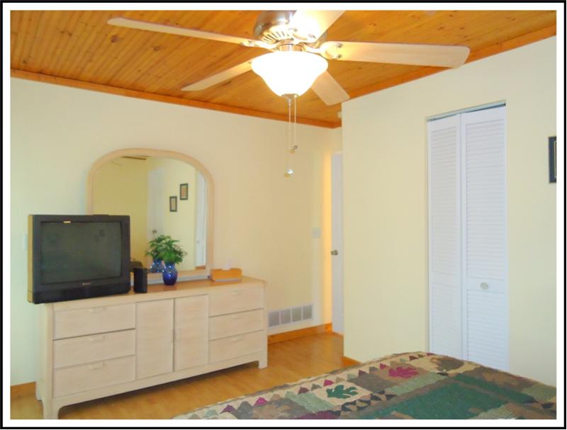 Master Bedroom - 719 Sandy Beach Lane, Rough River, McDaniels - Home For Sale