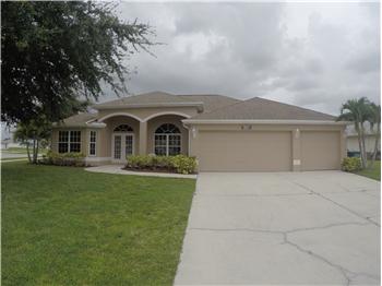 Primary listing photos for listing ID 389597