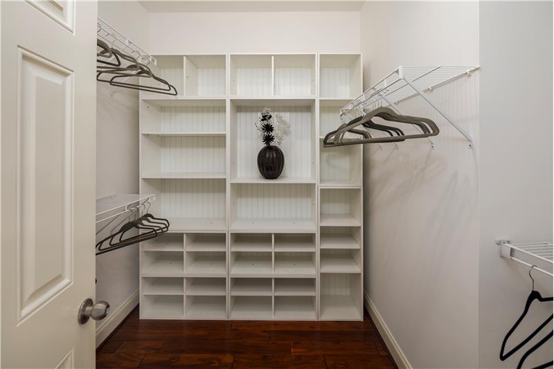 Master Bedroom Walk-in Closet, 8.5ftx7ft, hanging racks, wooden Closet Organizer