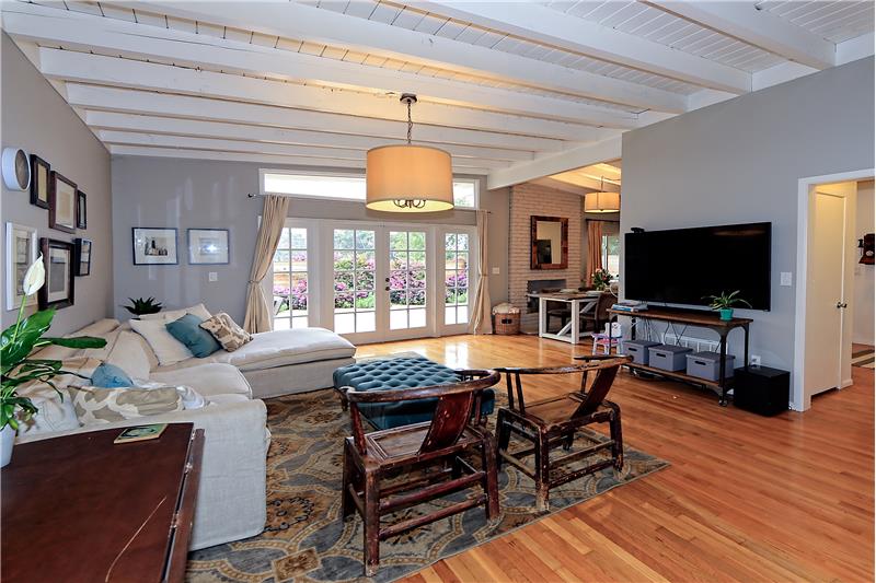 Living Room High Beam Ceilings