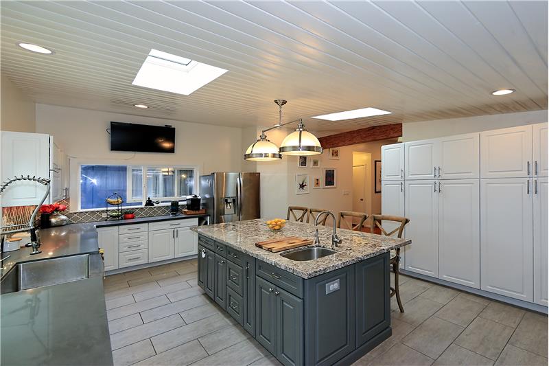 Huge Gourmet Kitchen