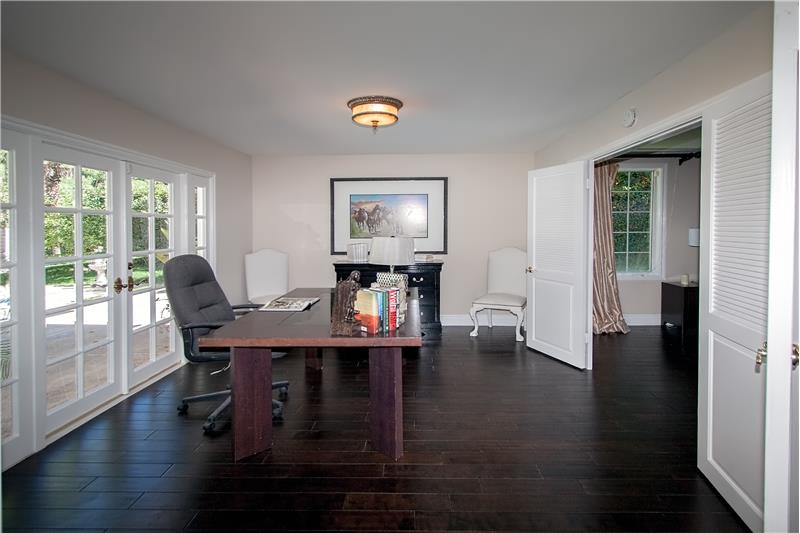 Master Bedroom Sitting/Office