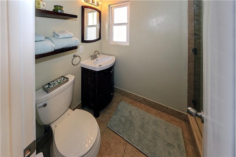 2nd Bath W/Shower