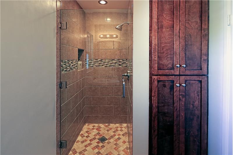 2nd Bath Shower