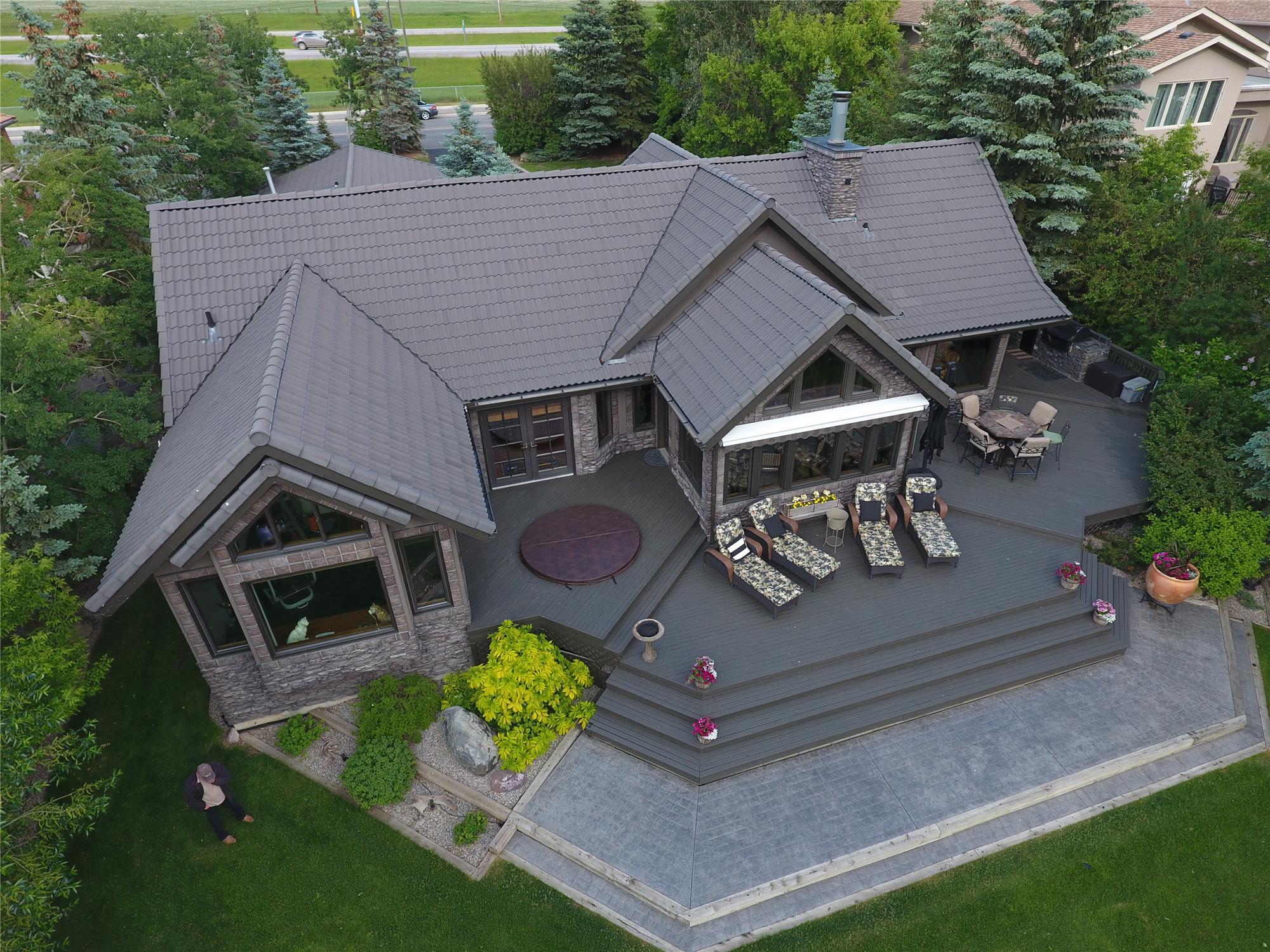 251 East Chestermere Drive, Chestermere, AB T1X 1a2, Canada MLS