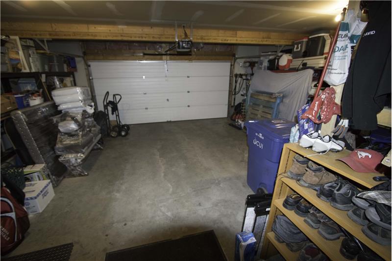 Insulated, heated 23 x 21' garage