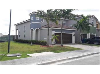 Primary listing photos for listing ID 442403