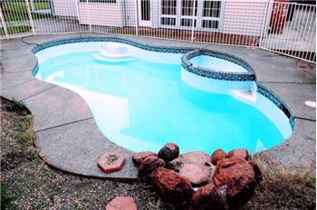 Primary listing photos for listing ID 495769