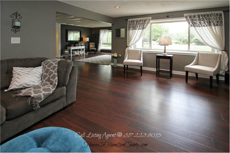 6565 Allisonville Rd - Living Rm
