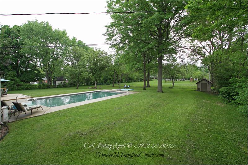 6565 Allisonville Rd - Backyard Pool