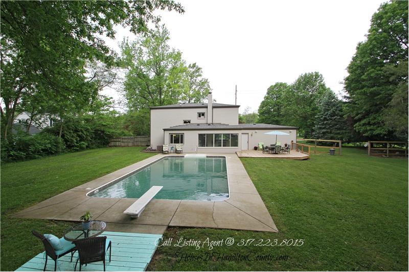6565 Allisonville Rd - In-ground Pool