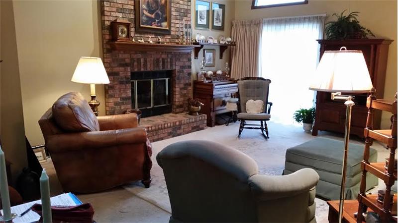 8055 Foxchase Dr, - Great room