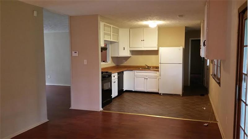 4308 Wedgewood Crt Indpls 46254 - Family room into kitchen