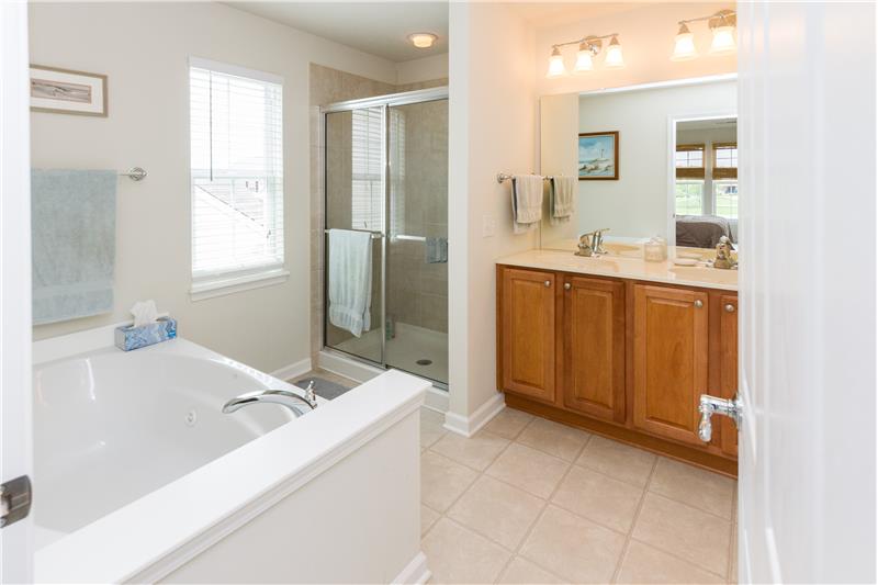 12811 Milton Rd - Master bathroom