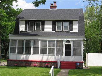 Primary listing photos for listing ID 400103