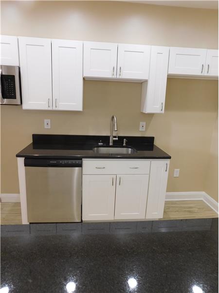Granite Counters & New SS Appliances