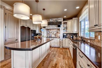 Primary listing photos for listing ID 406440