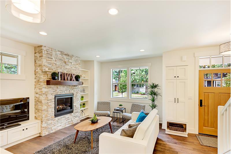 Photos of same finished floor plan with similar finishes. 
