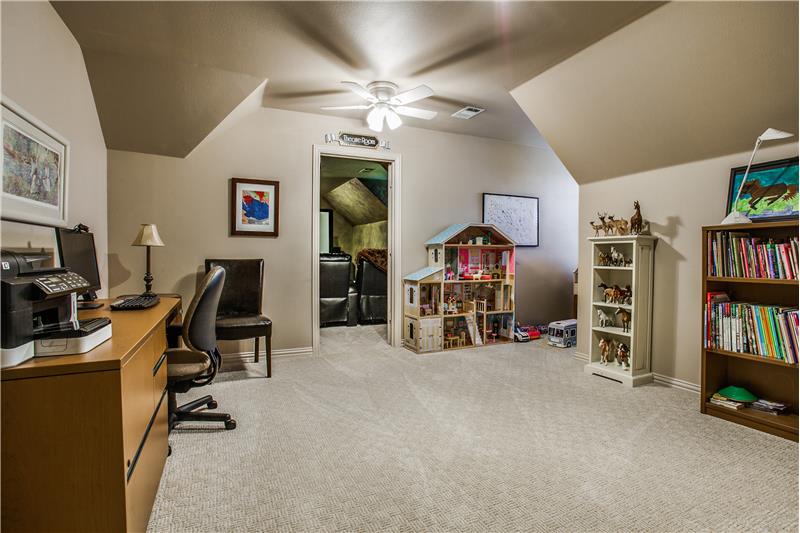 Another space for an office, play, exersize or craft room upstairs!