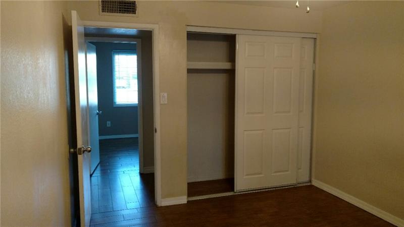 Master closet + fans 