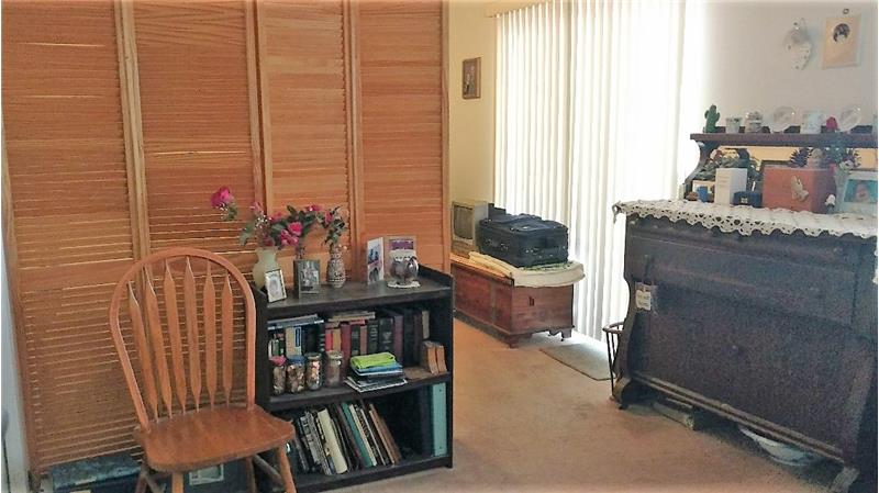 Garage with built-ins