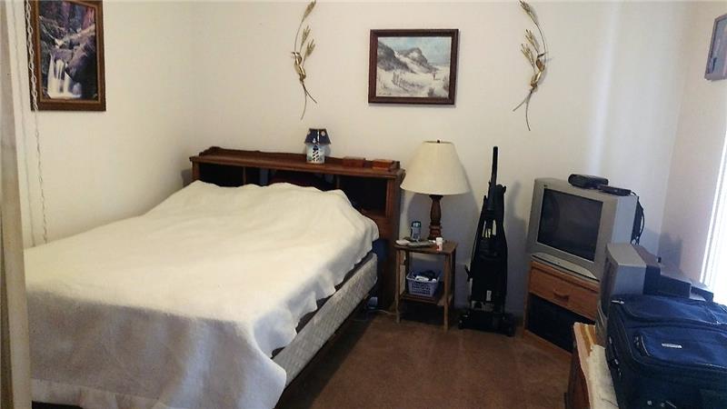 2nd bedroom