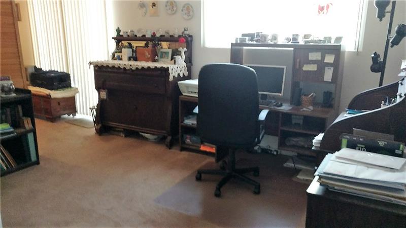 2nd bedroom- with room for office