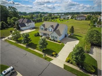 Primary listing photos for listing ID 445374