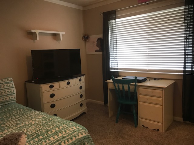 Guest bedroom 1