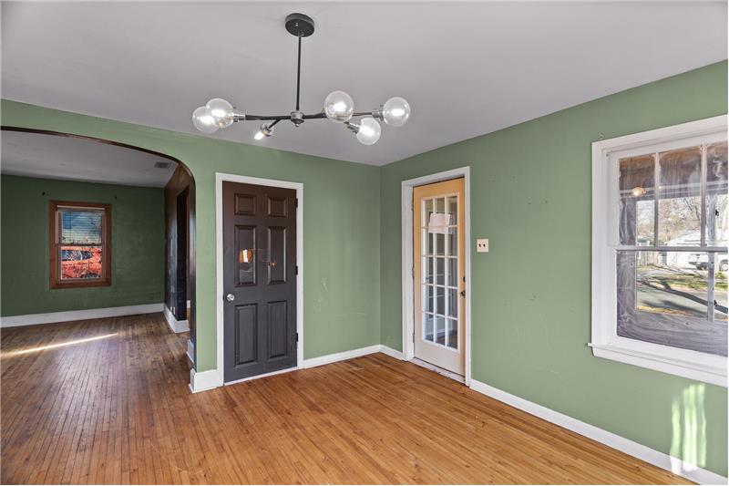 
                            Property Image 10