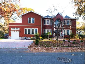 Primary listing photos for listing ID 445676