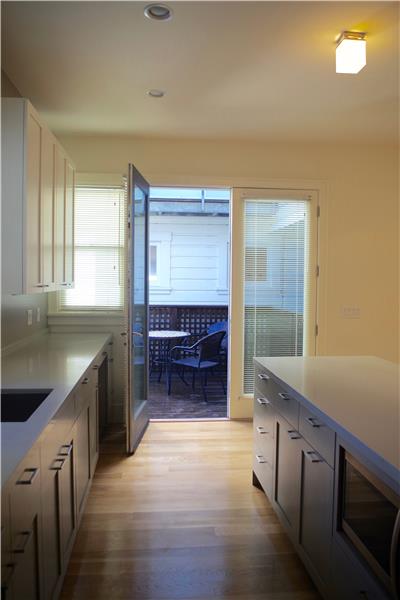 Gourmet kitchen & stainless steel appliances