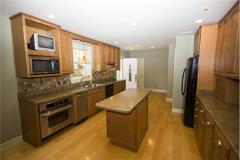 Eat in Kitchen with Prep Island