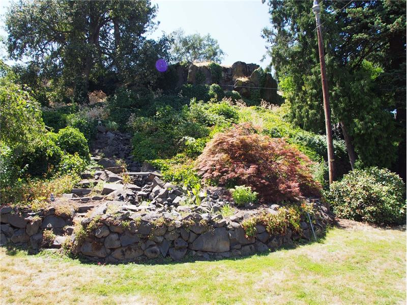 Property pictures of 412 w 4th, The Dalles, OR 97058, USA The Dalles