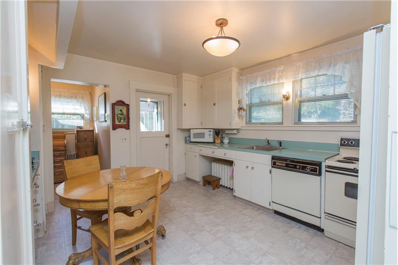 Property pictures of 412 w 4th, The Dalles, OR 97058, USA The Dalles