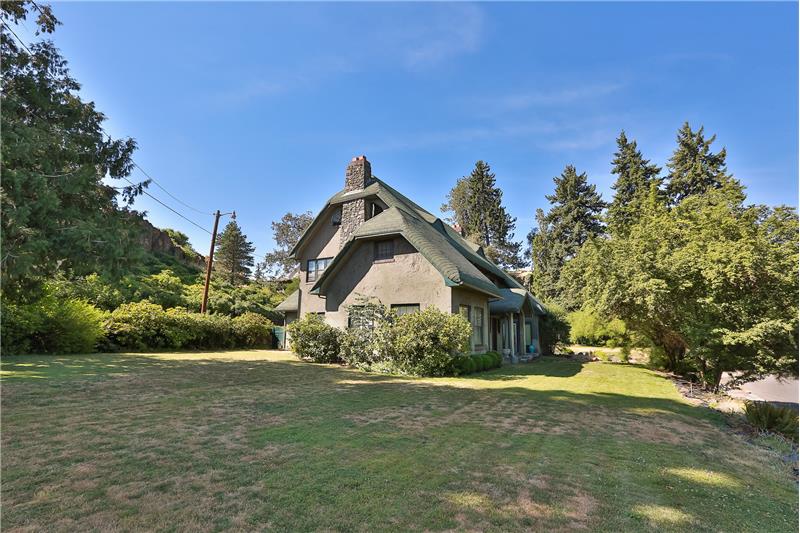 Property pictures of 412 w 4th, The Dalles, OR 97058, USA The Dalles