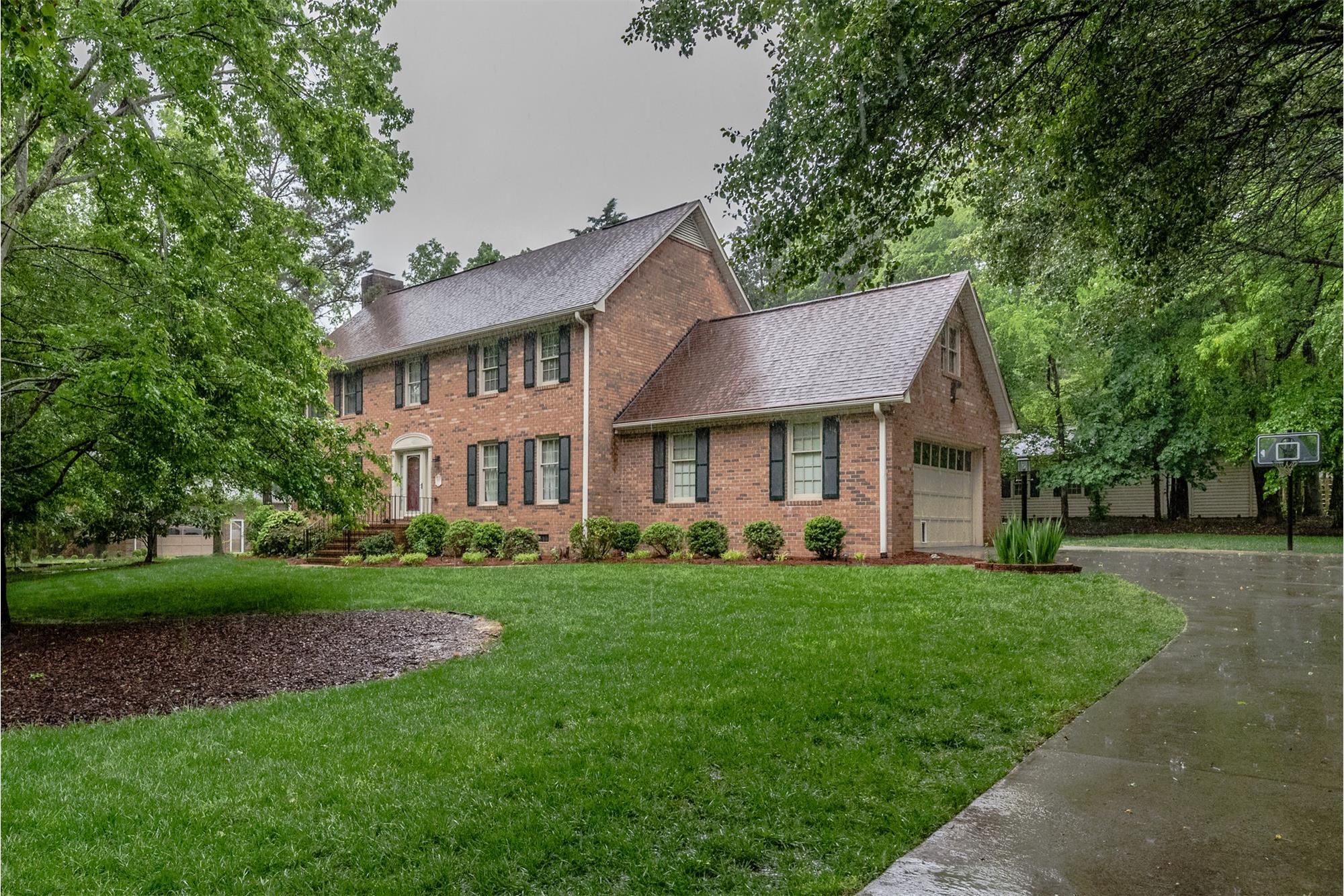 8326 Camelot Drive, Harrisburg, NC