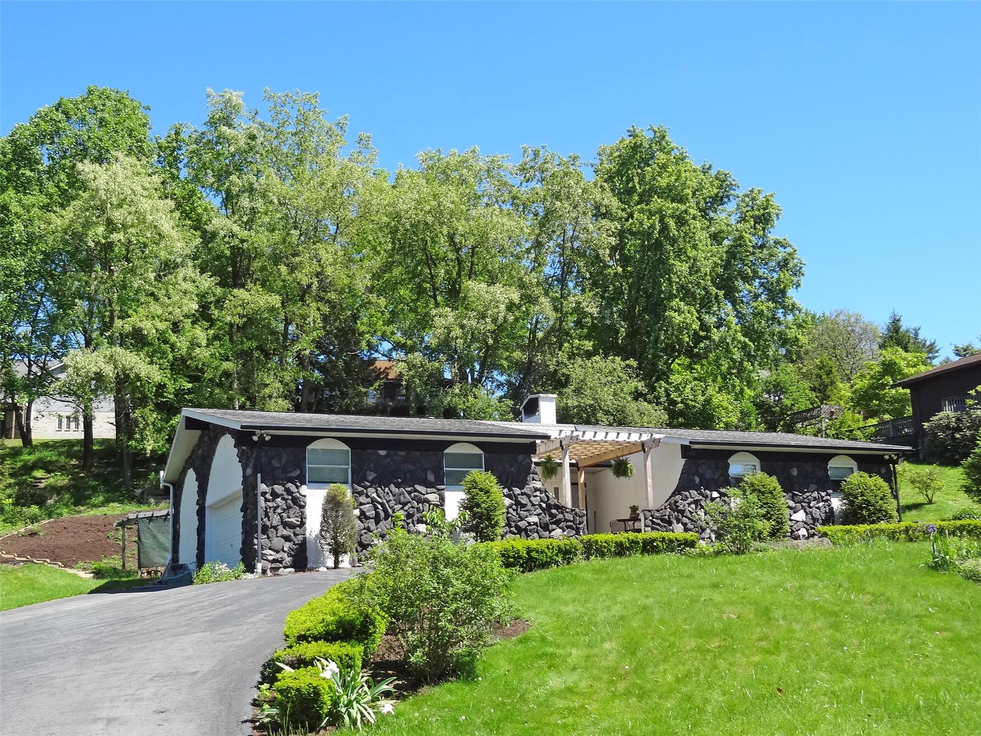 140 Scenery Drive, WV 26505 MLS 10114606 By Jeffrey Goff