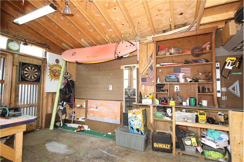 Workshop with electricity