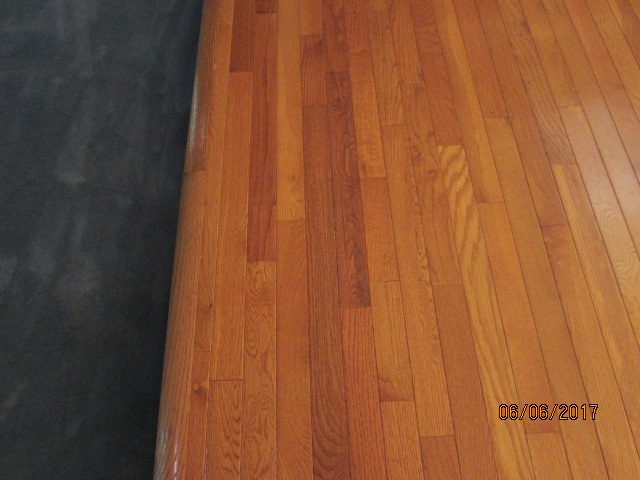Gorgeous hardwood floors through out