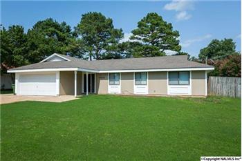 Primary listing photos for listing ID 405757