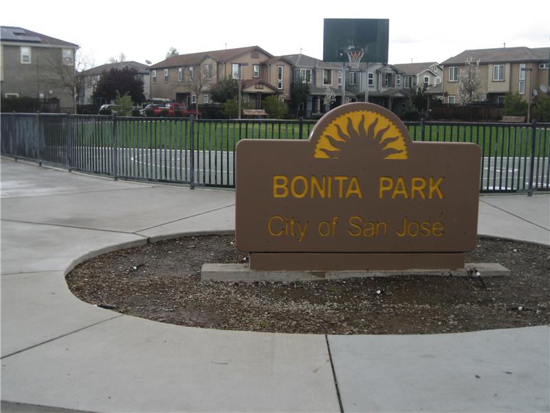Walking Distance to Bonita Park
