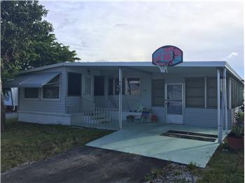 Primary listing photos for listing ID 445815