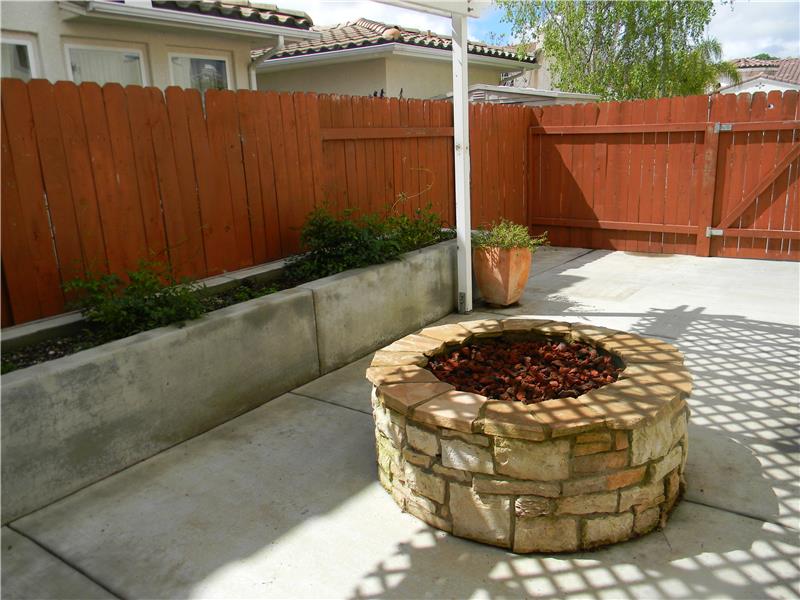 Built-in Gas Fire Pit