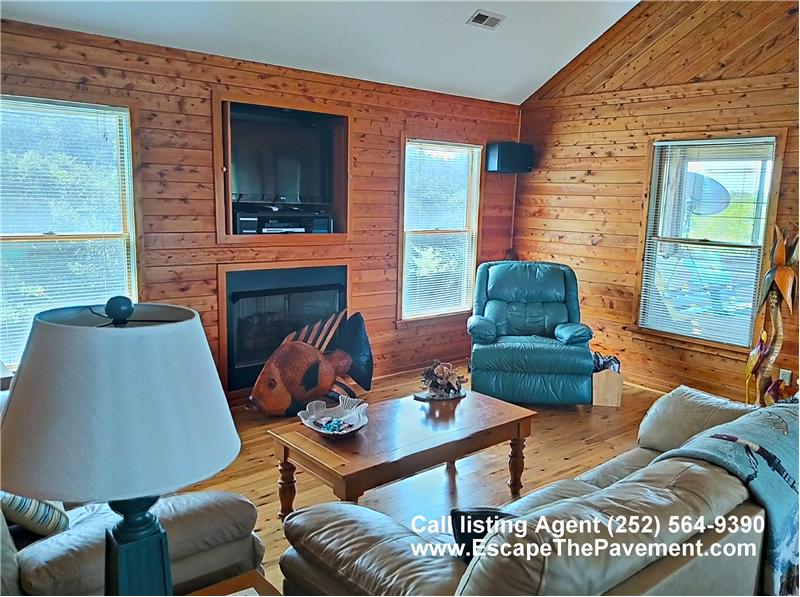 2164 Salmon Rd - Living Room