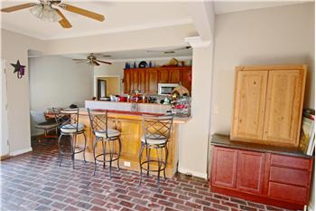 Primary listing photos for listing ID 398568